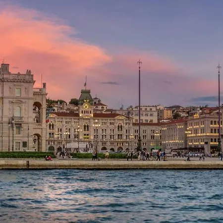 Luxury Stazione Centrale Elegante Loft Trieste