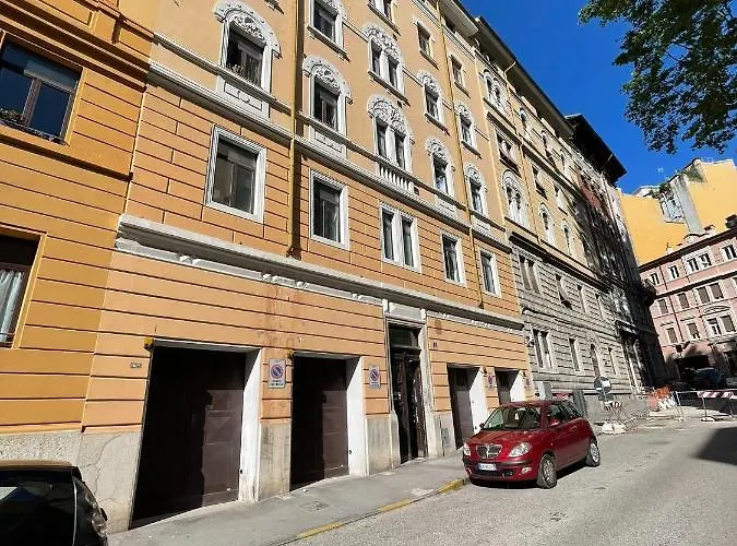 Luxury Stazione Centrale Elegante Loft Trieste